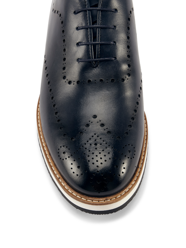 CONFORTEVOLE Elegante Schnürer aus Leder